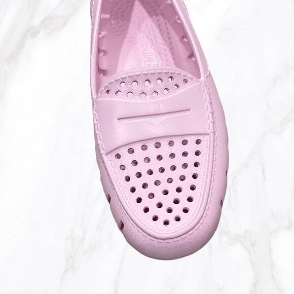 Floafers Women's Posh Driver in Sweet Lilac/White,‎ Size 6 - Picture 2 of 5